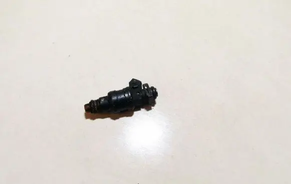 Fuel injector