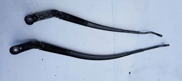 Mazda 6 Front wiper blade arm