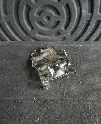 Peugeot 3008 I Battery tray
