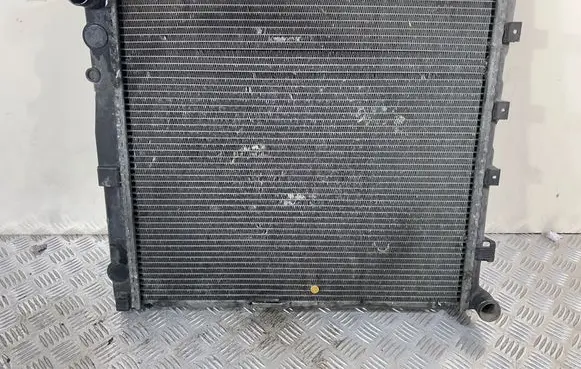 Mercedes-Benz E W124 Coolant radiator 210215244 209216243