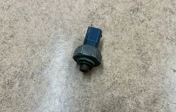 BMW 3 E46 Air conditioning (A/C) pressure sensor 64539323658 9323658