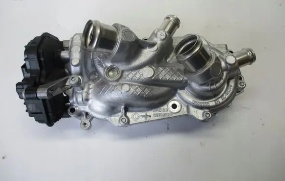 Volkswagen T-Roc Water pump 05E121042B