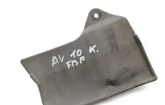 Toyota Avensis T270 Side skirt rear trim 
