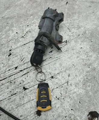 Volkswagen Golf IV Ignition lock 4B0905851C