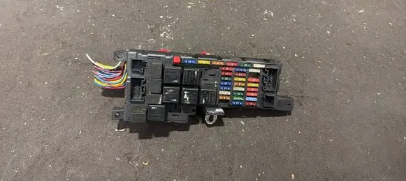 Volvo V70 Fuse module 8678449 518784202