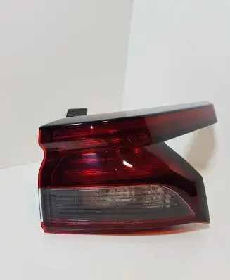 Nissan Qashqai J12 Rear/tail lights V359010R 2208D02F