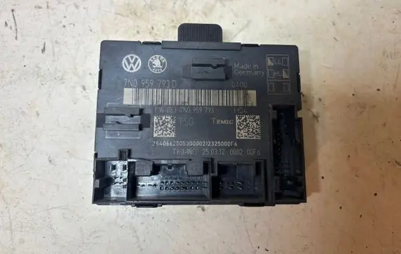 Skoda Superb B6 (3T) Door control unit/module 7N0959793B 7N0959793