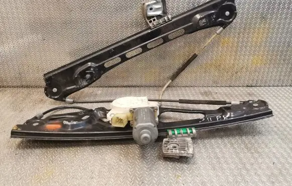 Mercedes-Benz E W211 Front door electric window regulator 2117200146