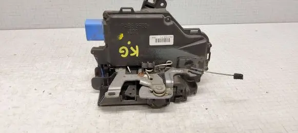 Volkswagen Golf V Rear door lock 7L0839015D