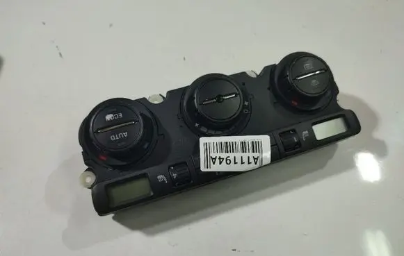 Skoda Octavia Mk2 (1Z) Climate control unit 