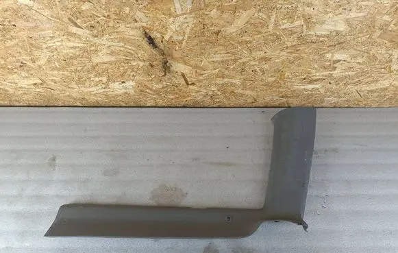 Volkswagen Transporter - Caravelle T4 (D)pillar trim (top) 705867245