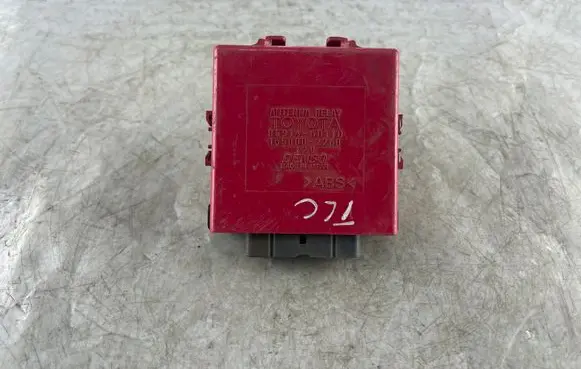 Toyota Land Cruiser (HDJ90) Antenna control unit 8591460110 1650002260