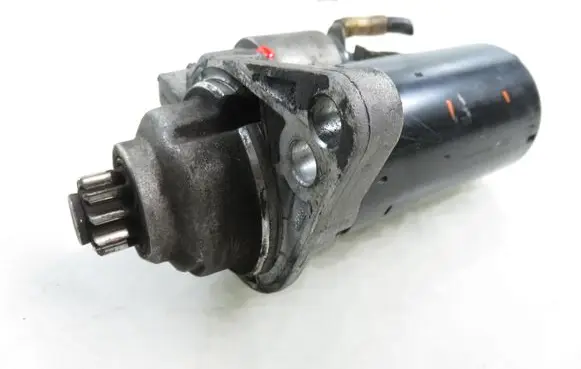 Volkswagen Golf V Starter motor 0001123012