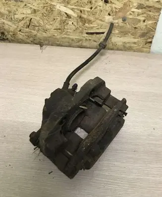 Peugeot 208 Front brake caliper Y01131