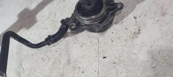 BMW 5 E60 E61 Vacuum pump