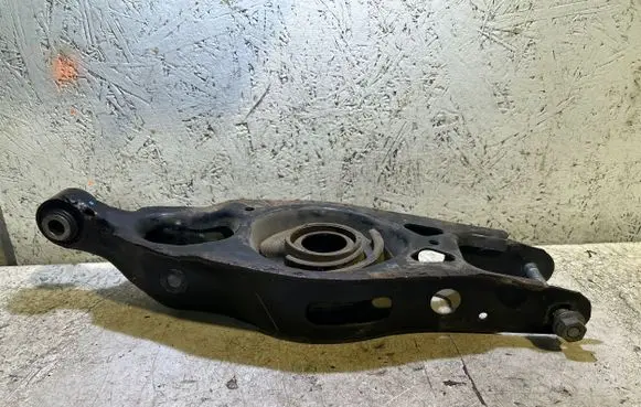 Dodge Challenger Rear upper control arm/wishbone