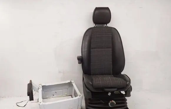 Mercedes-Benz Sprinter W907 W910 Front driver seat 