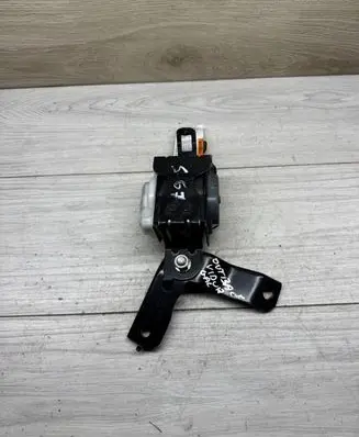 Subaru Outback Middle seatbelt (rear) DS53081M