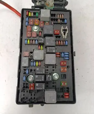 Opel Insignia A Fuse module 13343479