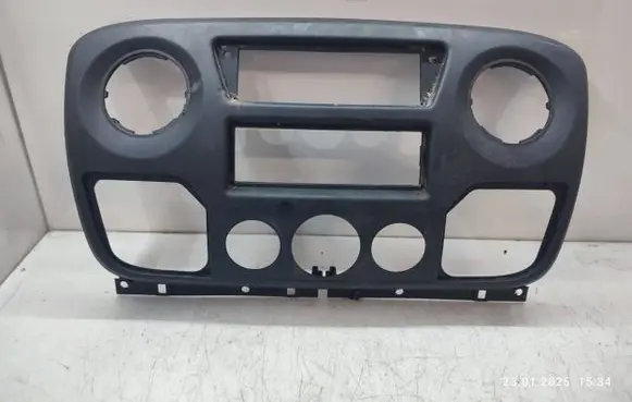 Opel Movano B Dashboard center trim panel 682600025R