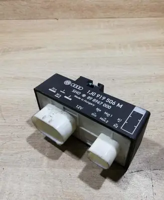 Volkswagen Polo Coolant fan relay 1J0919506M