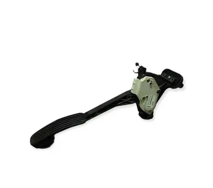 Volvo V70 Accelerator throttle pedal 30636003