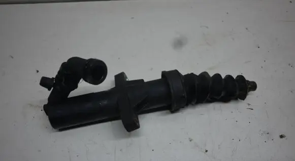 Citroen C3 Picasso Clutch master cylinder 9683750580