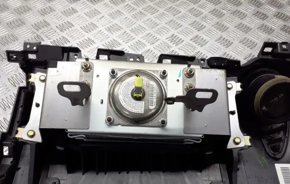 Mazda 3 I Passenger airbag