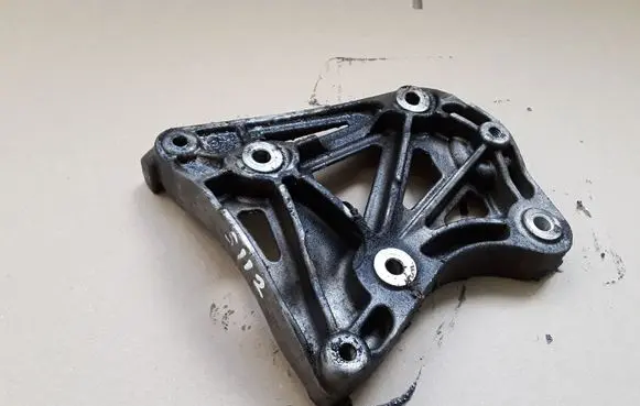 Chevrolet Captiva A/C compressor mount bracket 96868422