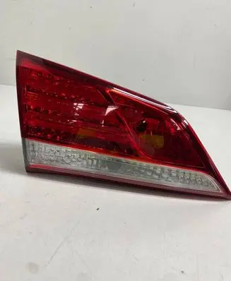 Hyundai i40 Tailgate rear/tail lights 924033Z300