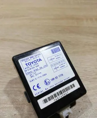 Toyota Corolla Verso AR10 Door control unit/module 897410f010