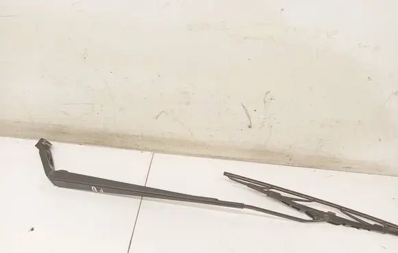 Toyota Avensis T250 Front wiper blade arm 6598NWB