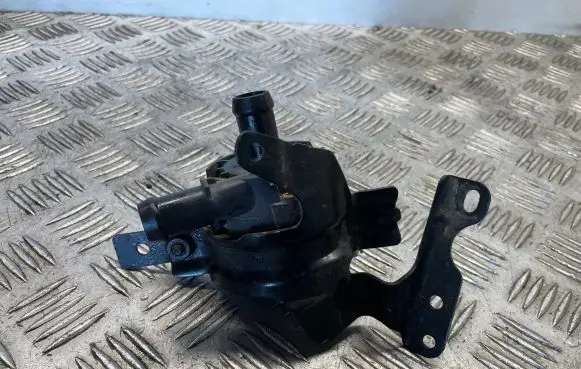 Mercedes-Benz A W176 Electric auxiliary coolant/water pump A0005000686