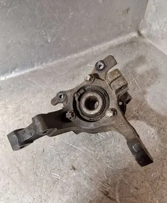 Opel Astra H Front wheel hub 13156047