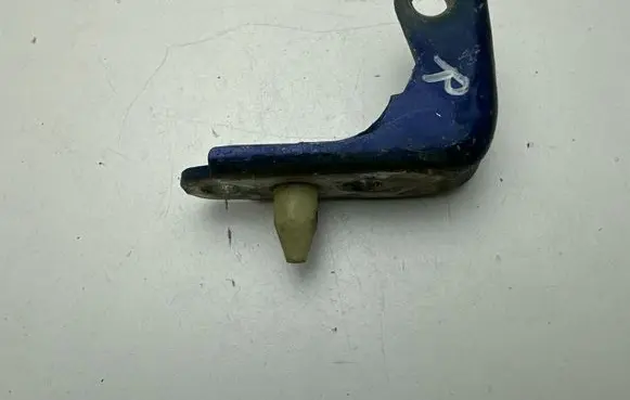 Ford Mustang VI Front door upper hinge 22801110