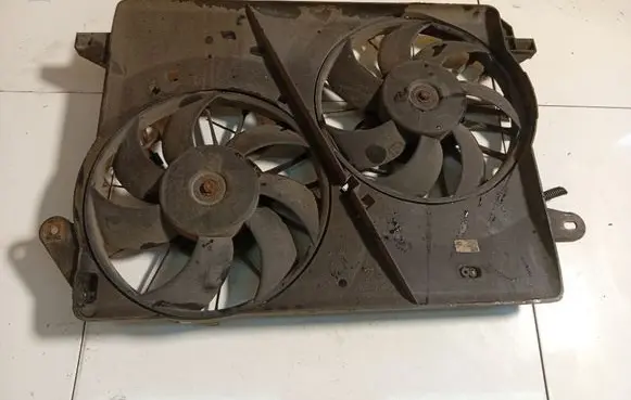 Chrysler 300 - 300C Radiator cooling fan shroud 