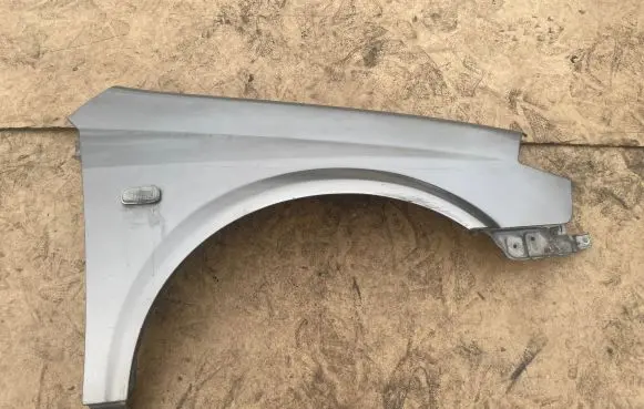 Nissan Primera Fender
