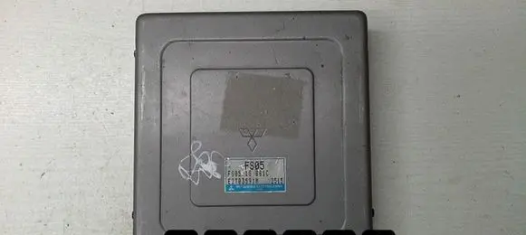 Mazda 626 Engine control unit/module FS0518881C