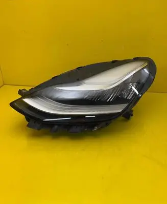 Tesla Model 3 Headlight/headlamp 1077375-00-C