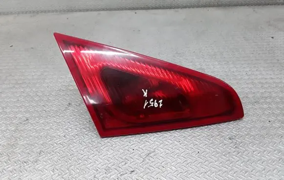Mitsubishi Colt Tailgate rear/tail lights MN105623