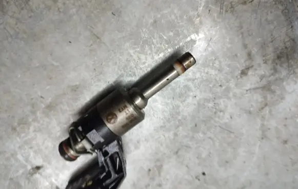 Porsche Cayenne (92A) Fuel injector 03H906036