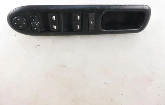 Peugeot 407 Electric window control switch 96468704XT
