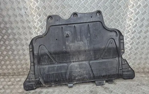 Volkswagen PASSAT B8 Engine splash shield/under tray 5Q0825236