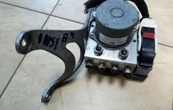 Opel Insignia B ABS Pump 84663642 323666362 0265292743