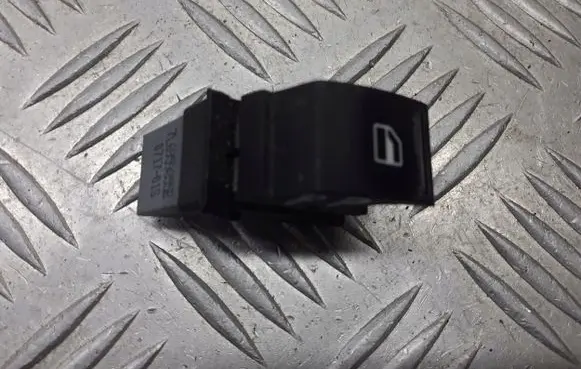 Seat Leon (1P) Quarter vent window switch 7L6959855B