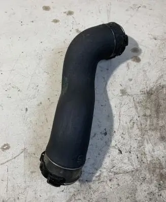 BMW 5 F10 F11 Intercooler hose/pipe 8516509