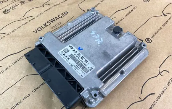 Volkswagen Golf VII Engine control unit/module 04L907309A