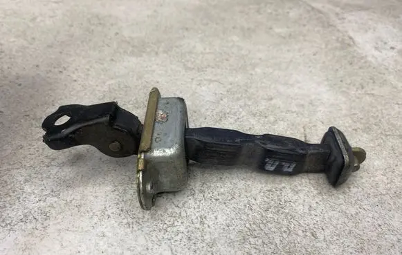 Nissan X-Trail T30 Front door check strap stopper 