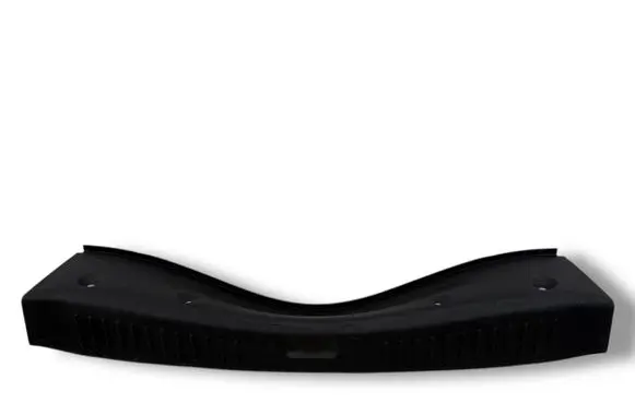 Trunk/boot sill cover protection