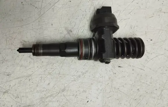Volkswagen Sharan Fuel injector 038130073AK